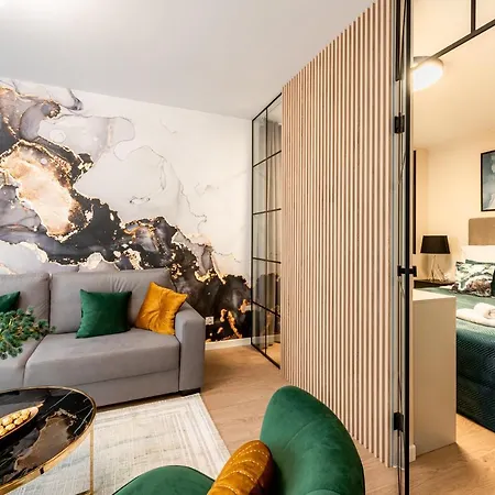 Gold Mazowiecka Park Apartment